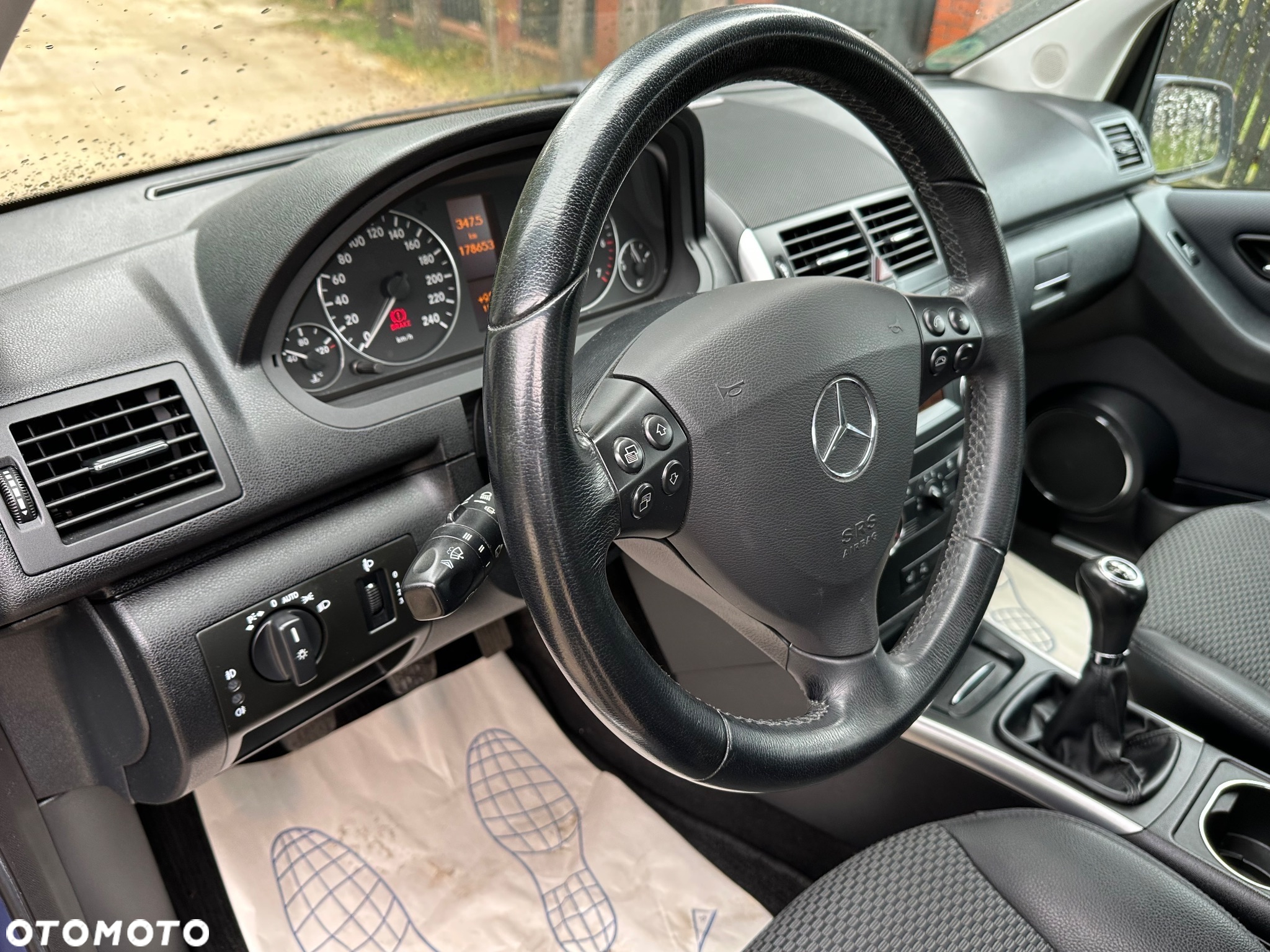 Mercedes-Benz Klasa A 180 BlueEFFICIENCY Avantgarde - 14