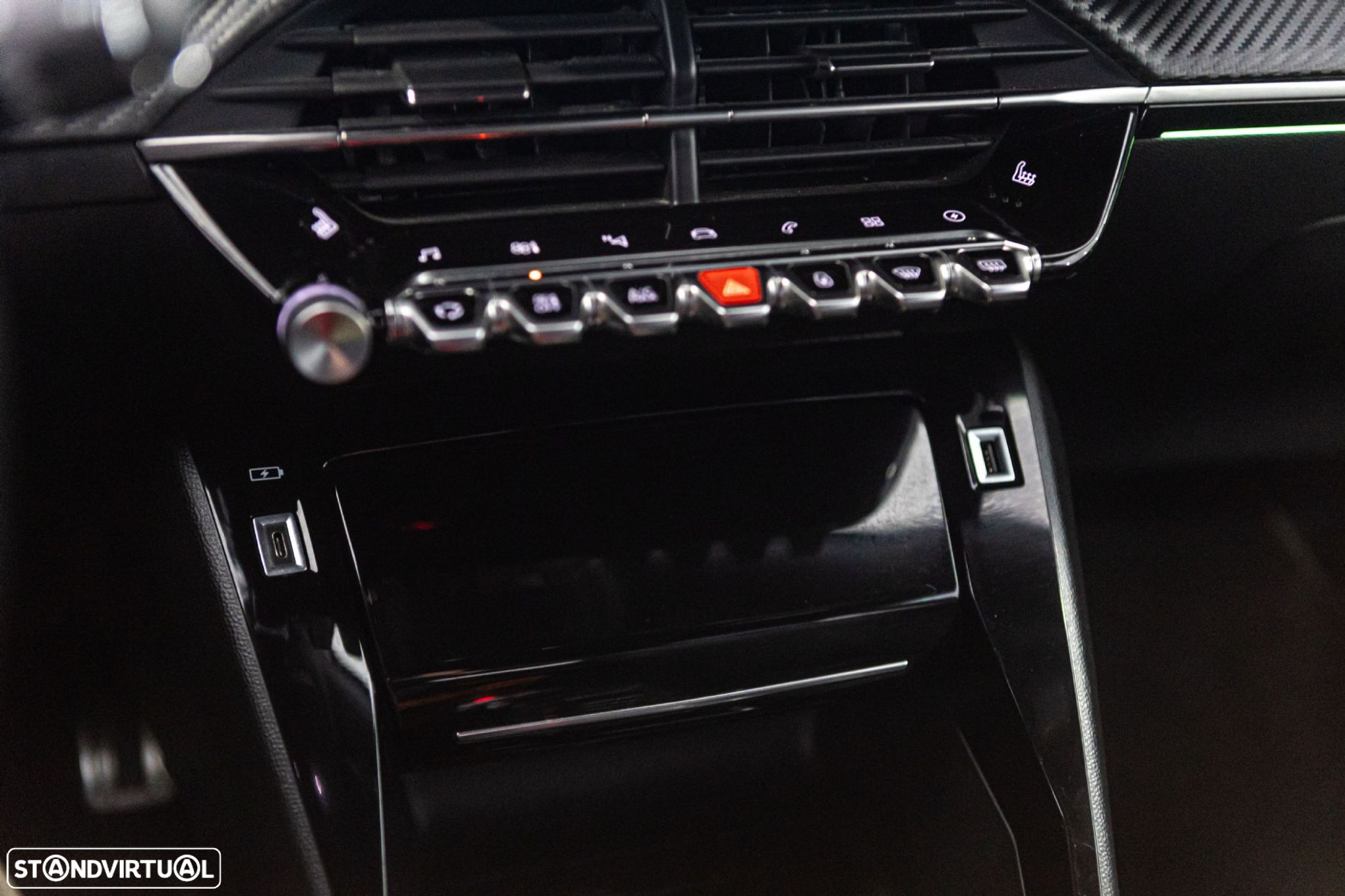 Peugeot e-2008 50 kWh GT - 27
