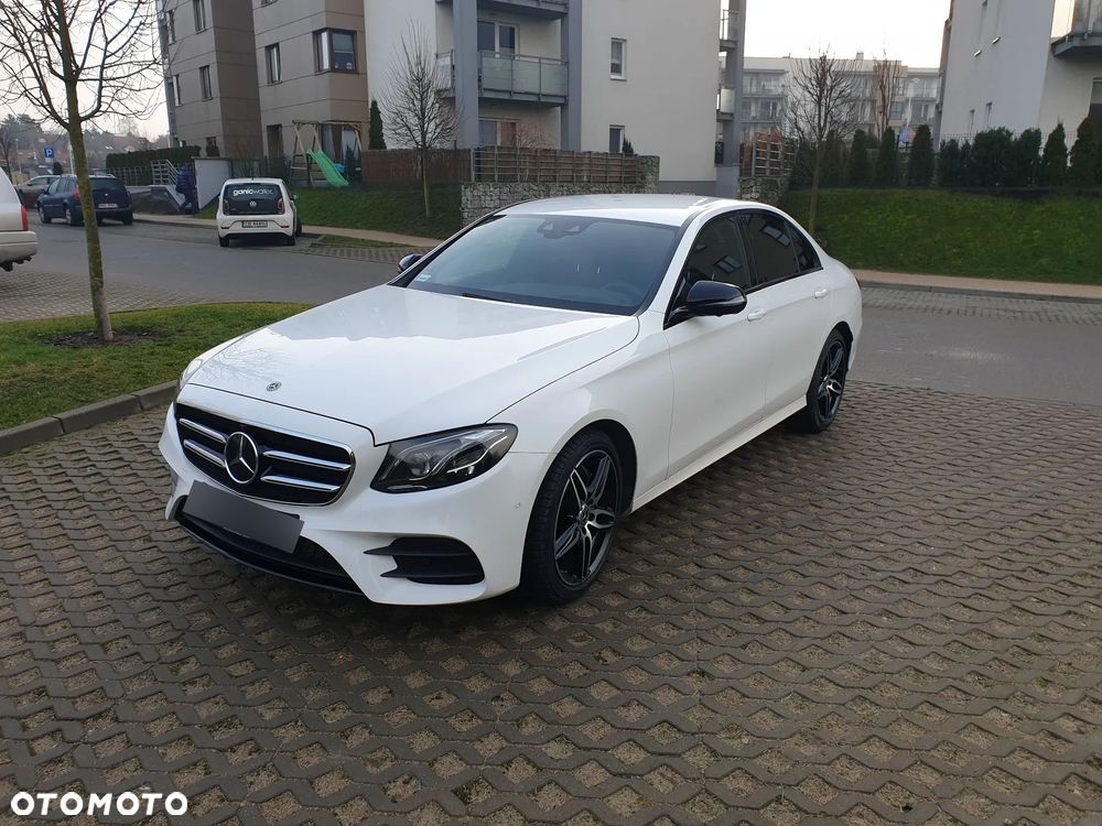 Mercedes-Benz Klasa E 220 d 4-Matic 9G-TRONIC - 4