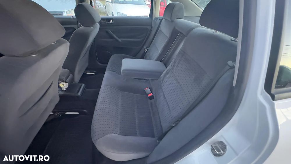 Volkswagen Passat - 23