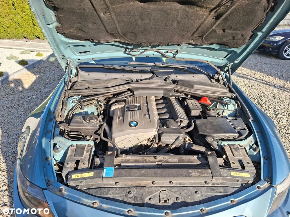 BMW Seria 6 630 i - 8