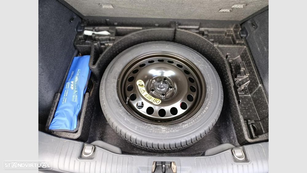 Ford Kuga 2.5 PHEV ST-Line X - 17