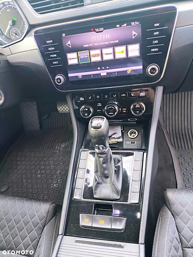 Skoda Superb 2.0 TDI 4x4 Style DSG - 5