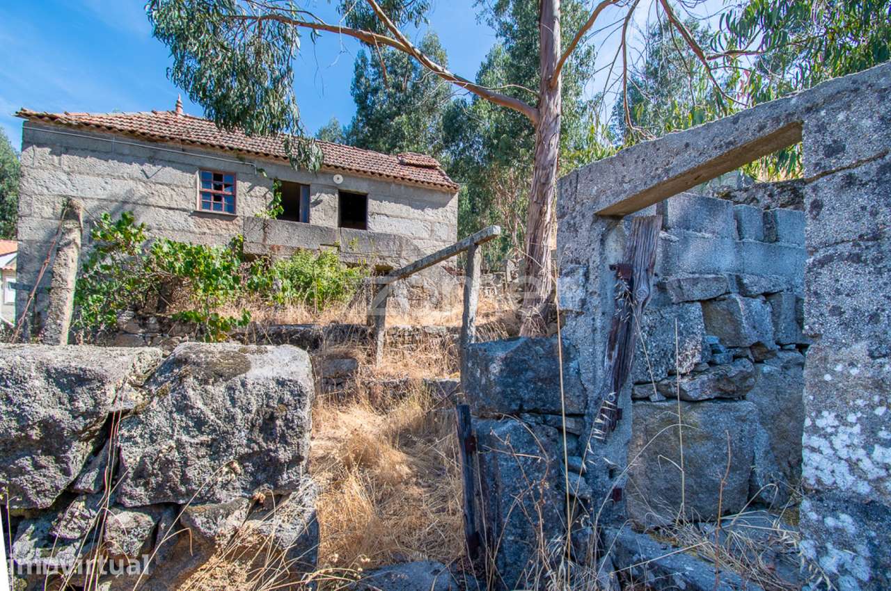 Moradia para Reconstrução com Terreno e Vistas Panorâmicas sobre o ... - Grande imagem: 5/30