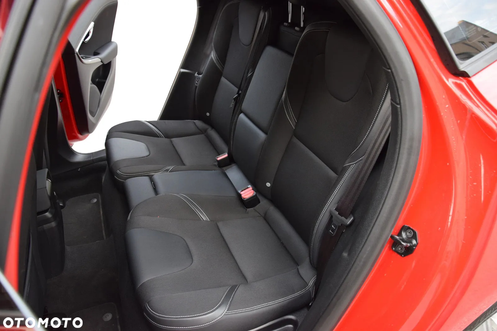 Volvo V40 D4 Momentum - 16