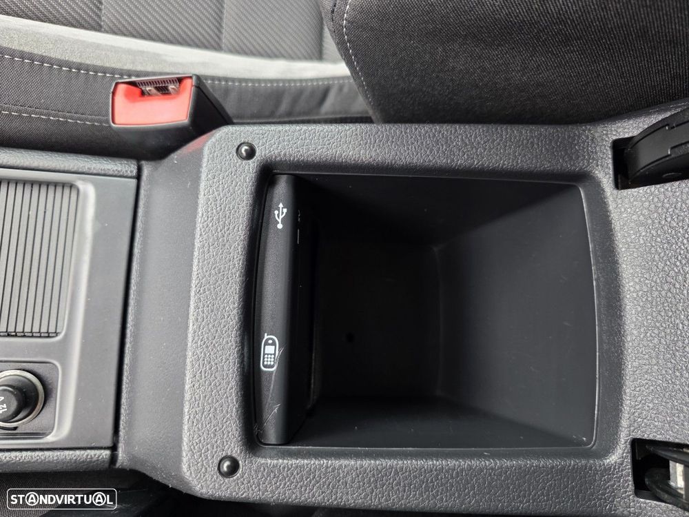 VW Golf R 4Motion BlueMotion - 23