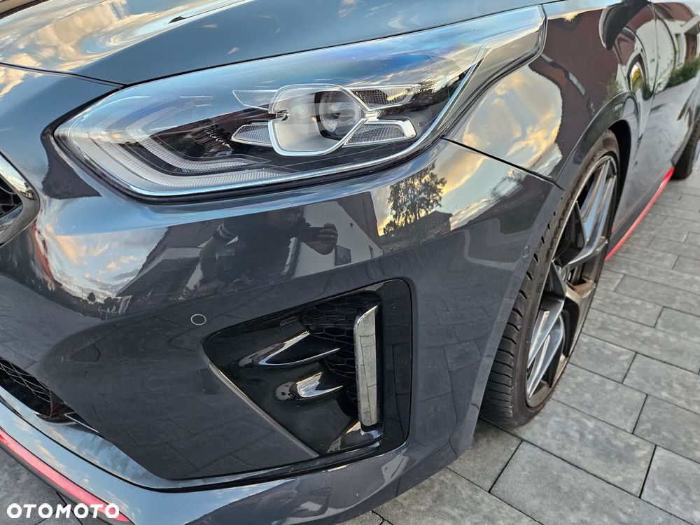 Kia ProCeed - 12