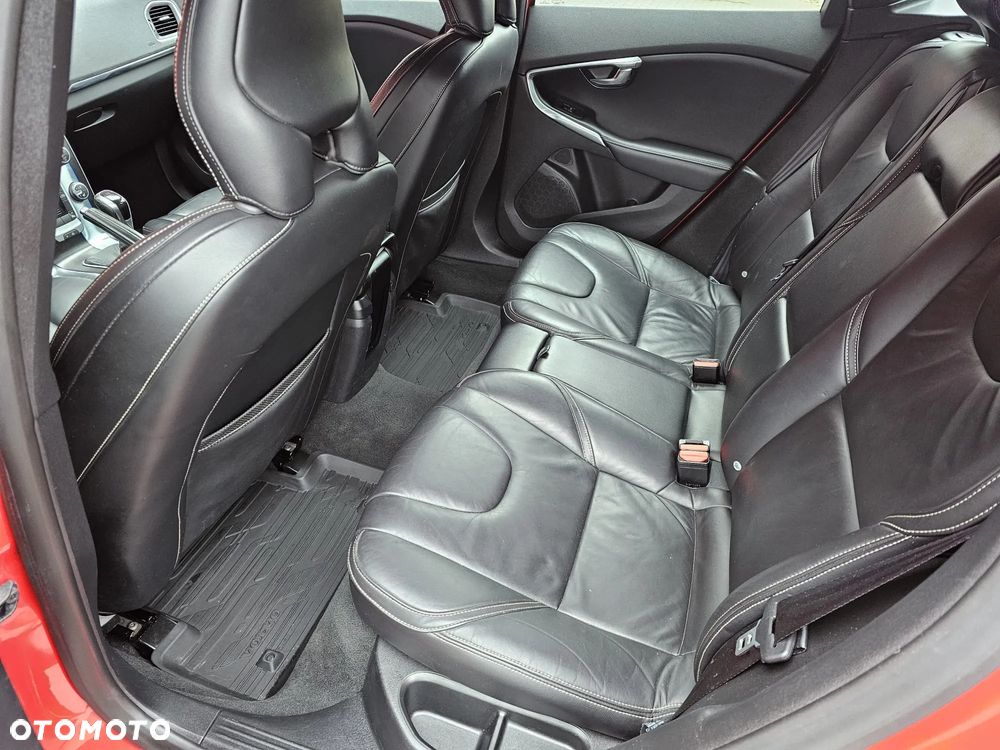 Volvo V40 D4 Summum - 21