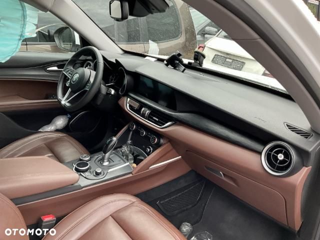 Alfa Romeo Stelvio 2.2 JTDM Super Q4 - 6