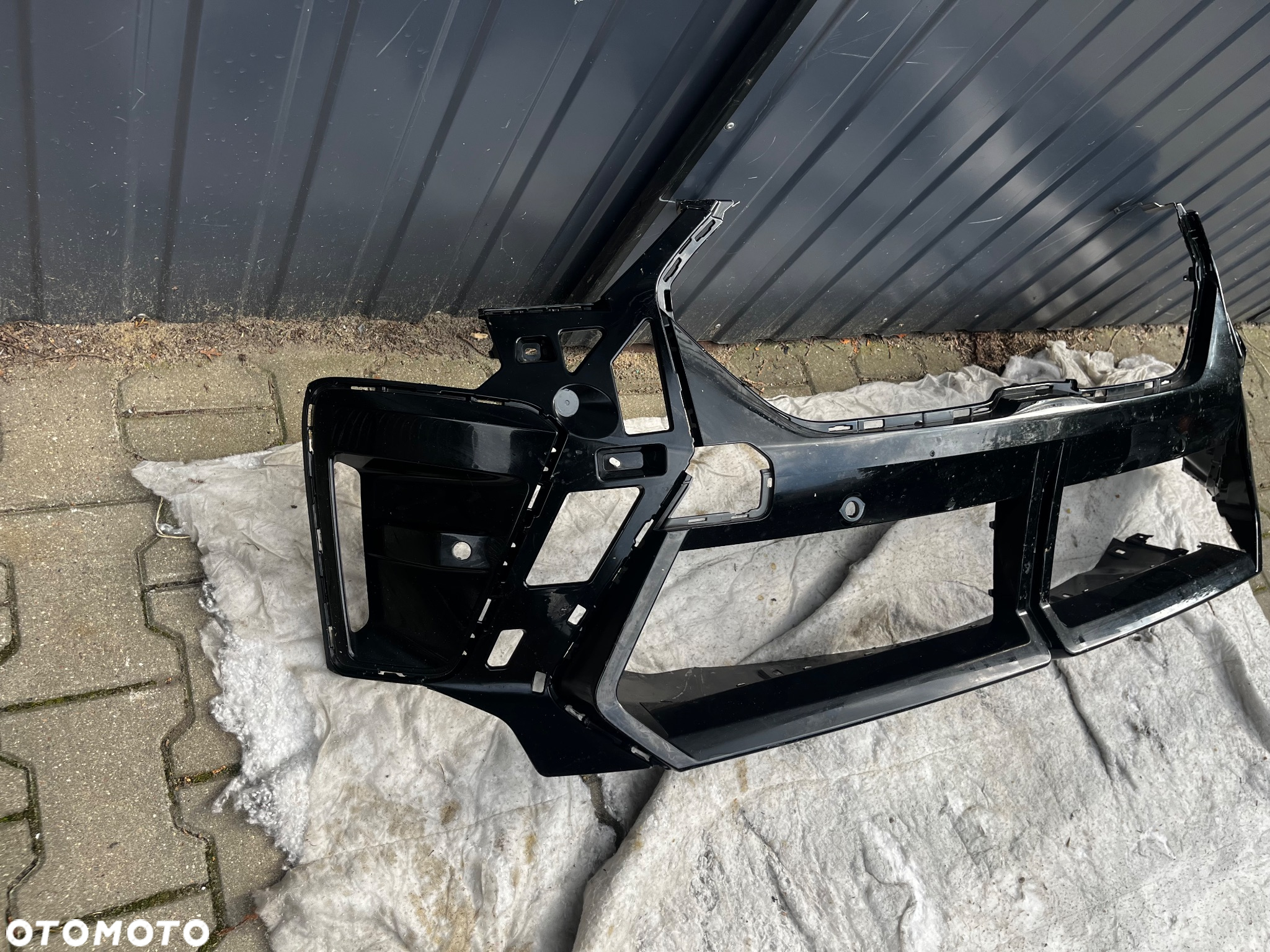 KRATKA ZDERZAKA WYPEŁNIENIE BMW U10 X2 IX2 CAŁA ORYGINAŁ - 2