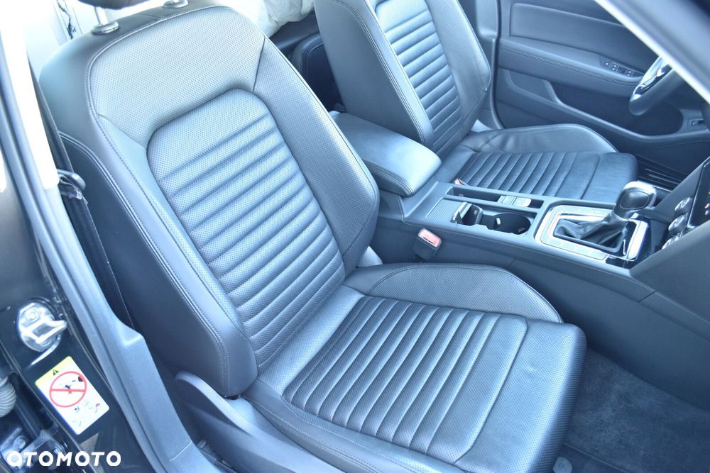 Volkswagen Passat - 37