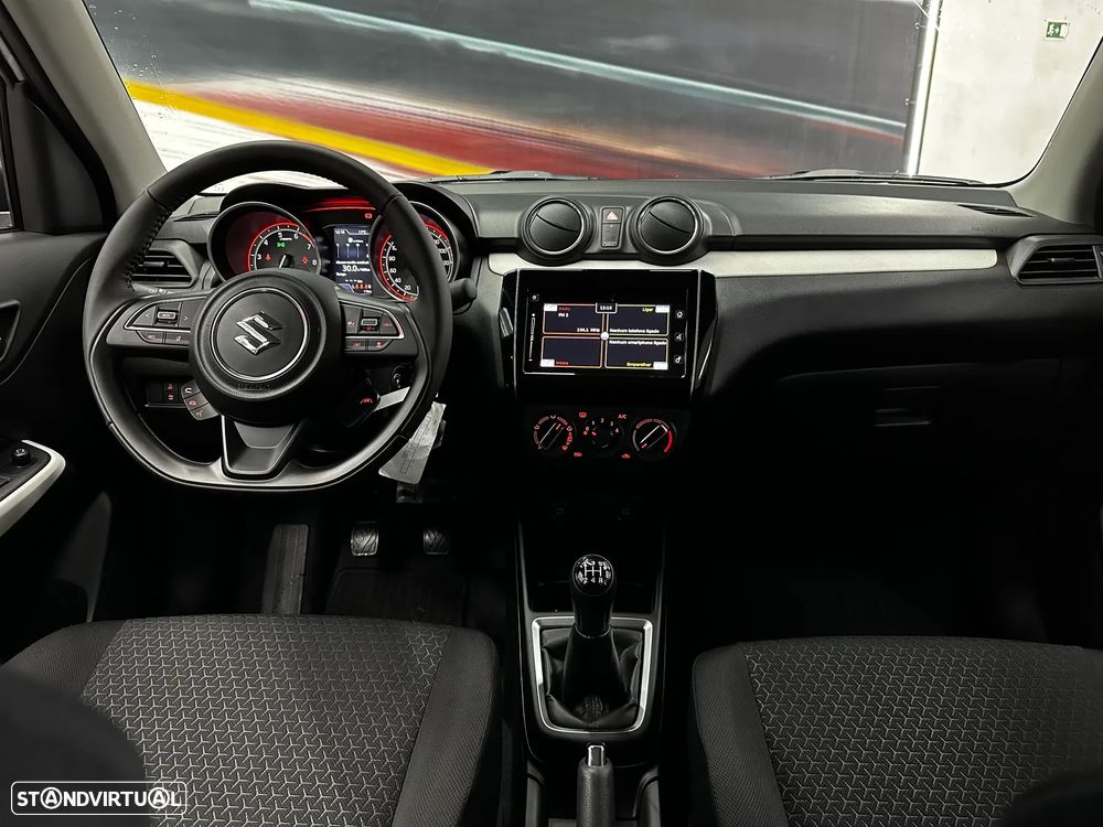 Suzuki Swift 1.2 Mild Hybrid GLX - 14