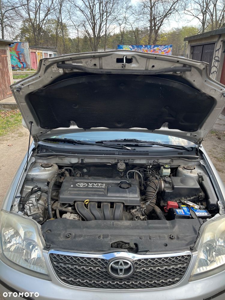 Toyota Corolla 1.6 VVT-i Sol - 19