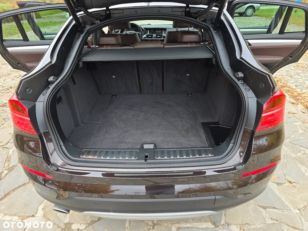 BMW X4 xDrive20d xLine - 32