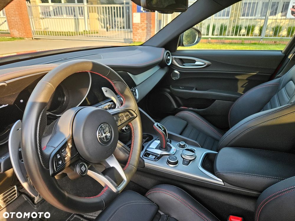 Alfa Romeo Giulia 2.0 Turbo Competizione Q4 - 7