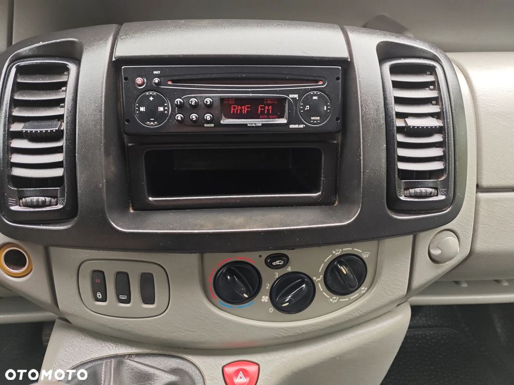 Renault TRAFIC - 9