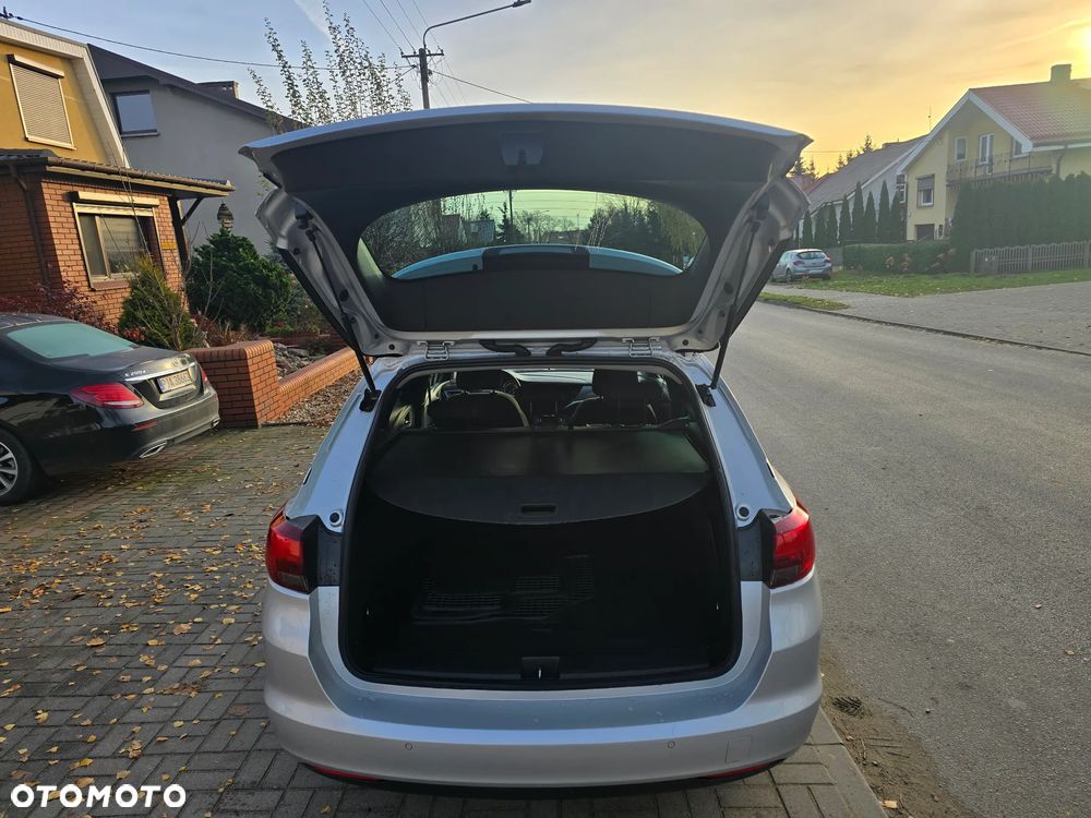 Opel Astra 1.6 D (CDTI) Start/Stop Sports Tourer Dynamic - 27