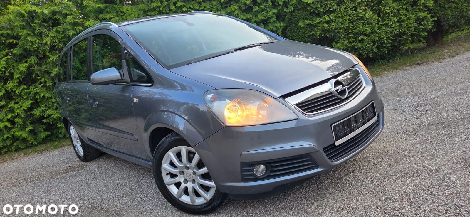 Opel Zafira 1.8 Edition - 1