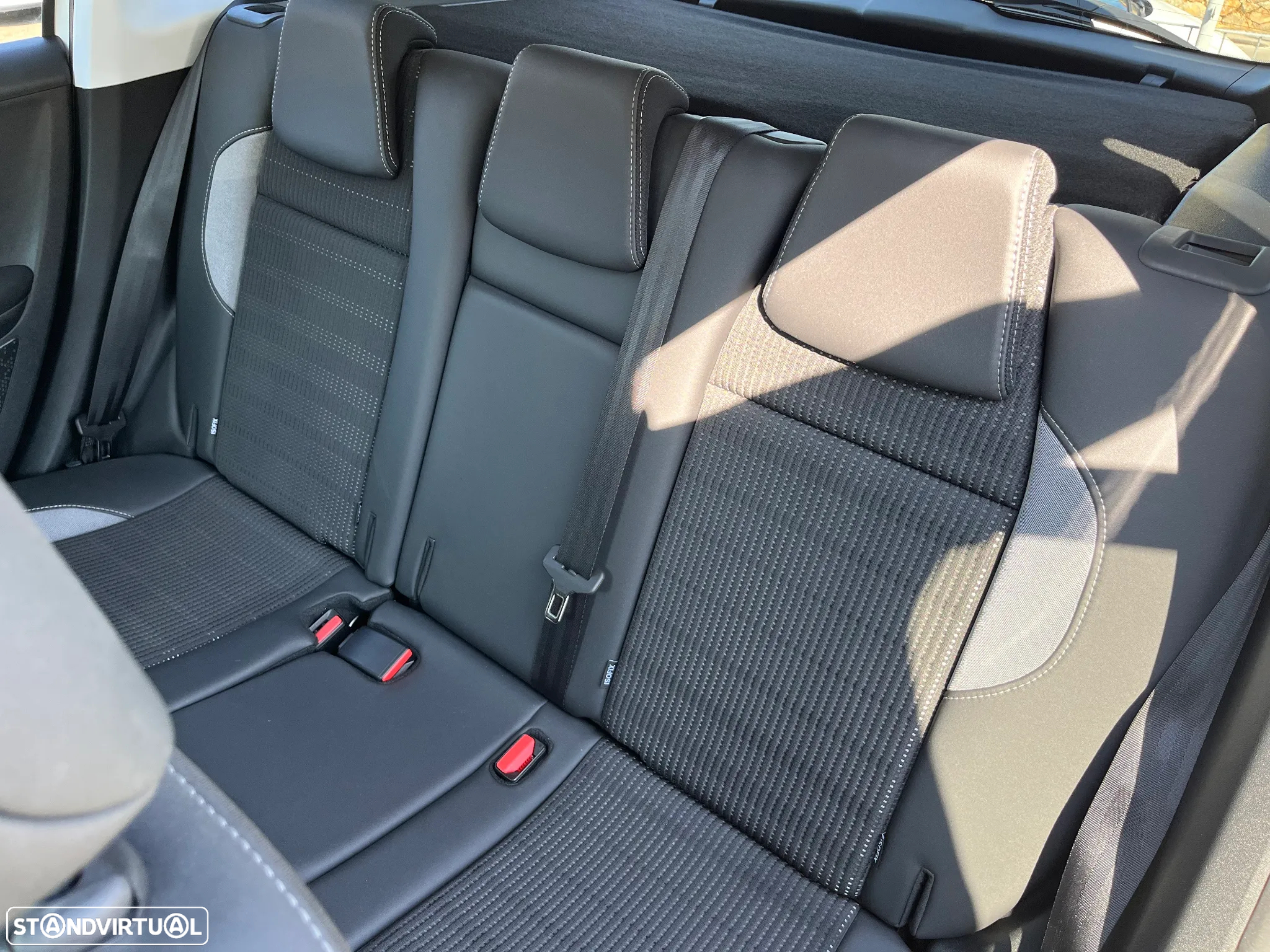 Peugeot 2008 1.5 BlueHDi Allure EAT6 - 10
