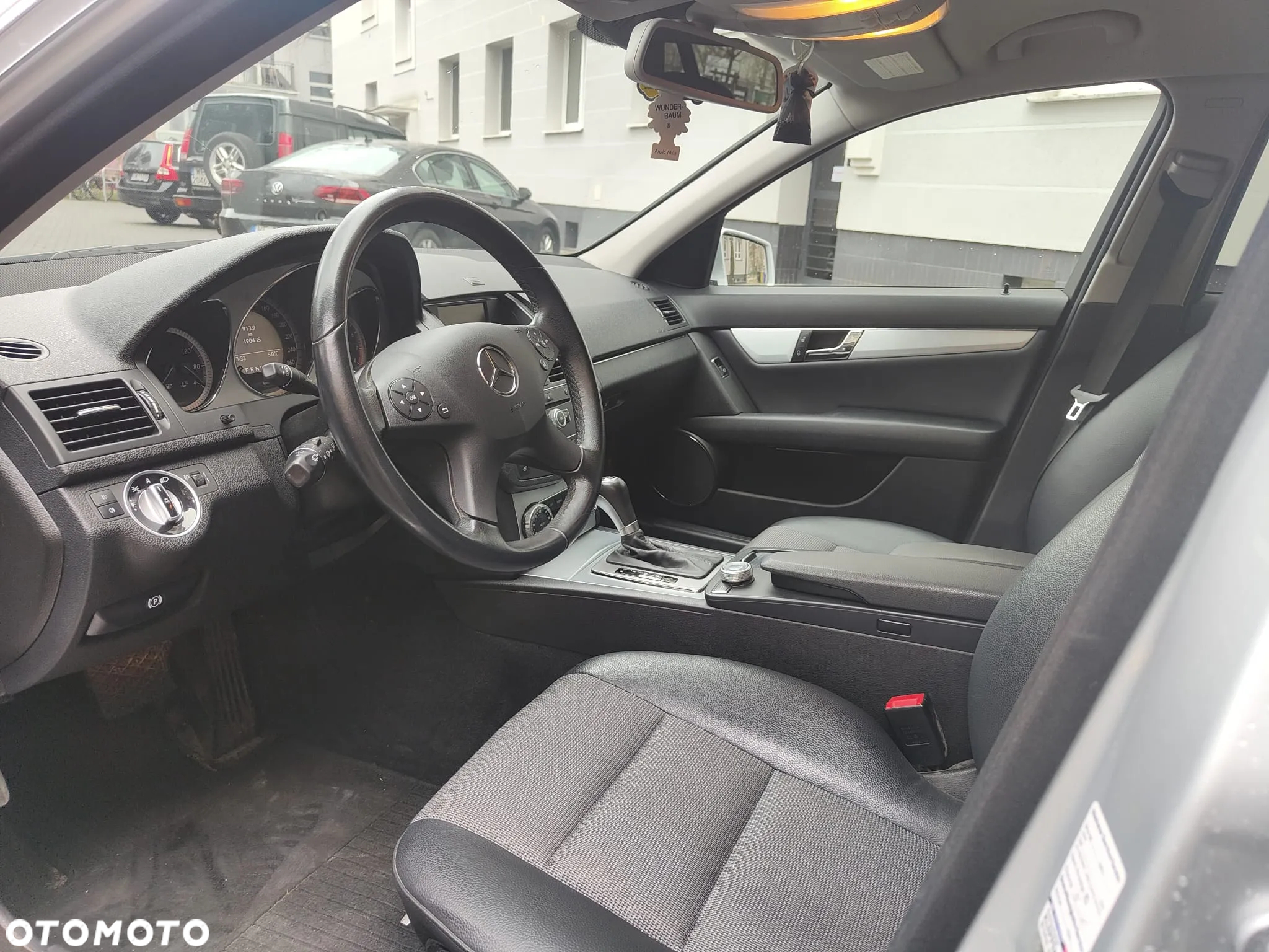 Mercedes-Benz Klasa C 180 T BlueEFFICIENCY 7G-TRONIC Avantgarde - 16