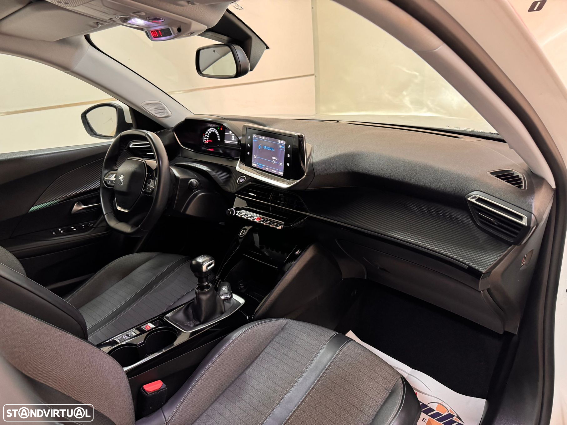 Peugeot 2008 1.2 PureTech Allure - 45