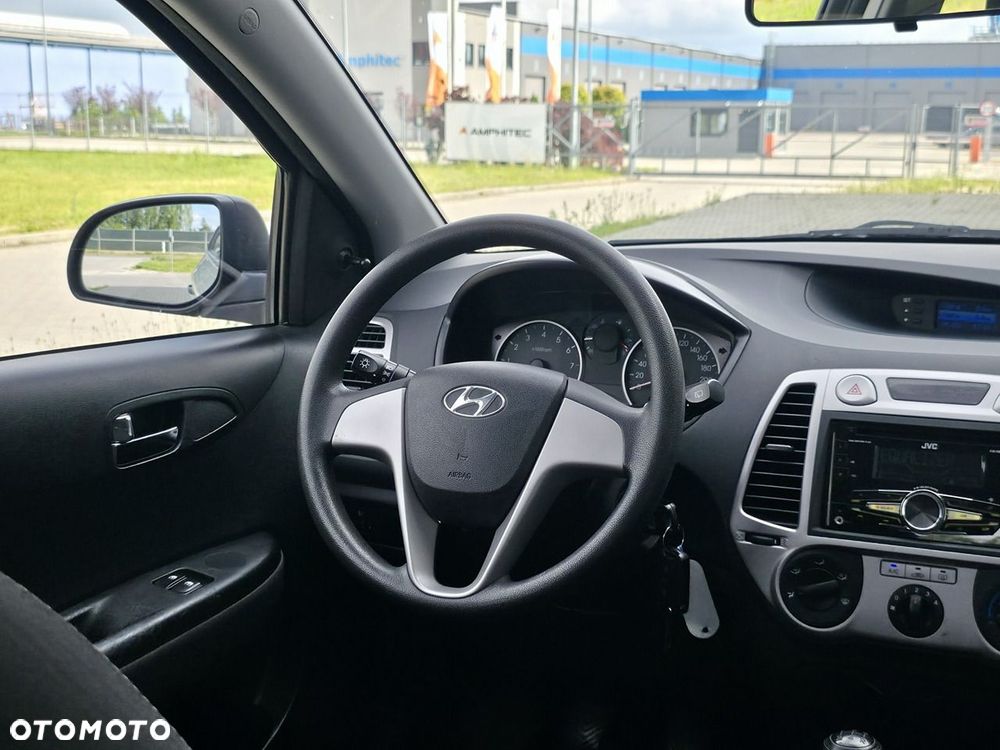 Hyundai i20 - 12