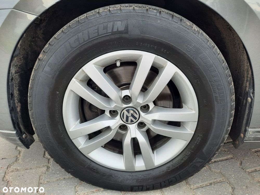 Volkswagen Passat - 12