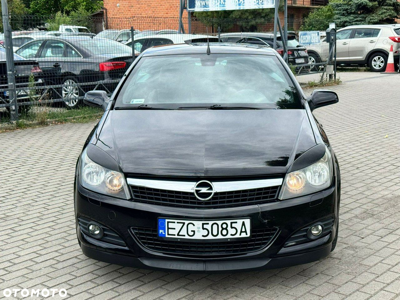 Opel Astra GTC 1.6 Cosmo - 16