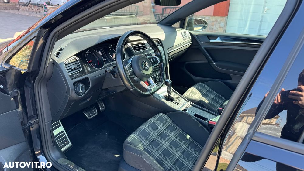 Volkswagen Golf - 13