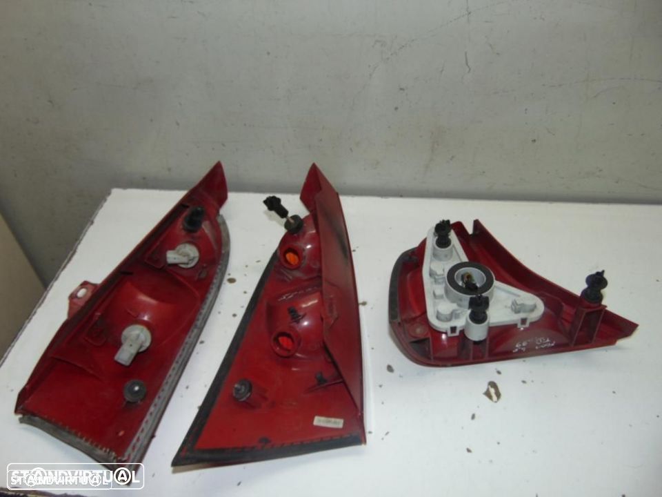 Ford Focus carrinha 1999 farolins - 4