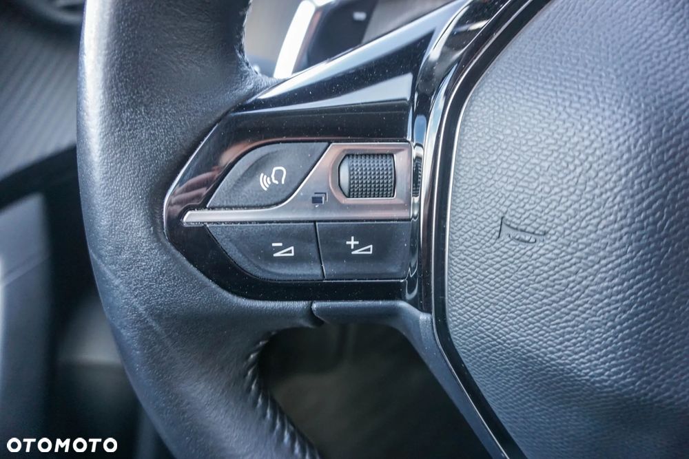 Peugeot 2008 1.2 PureTech Allure Pack S&S EAT8 - 12