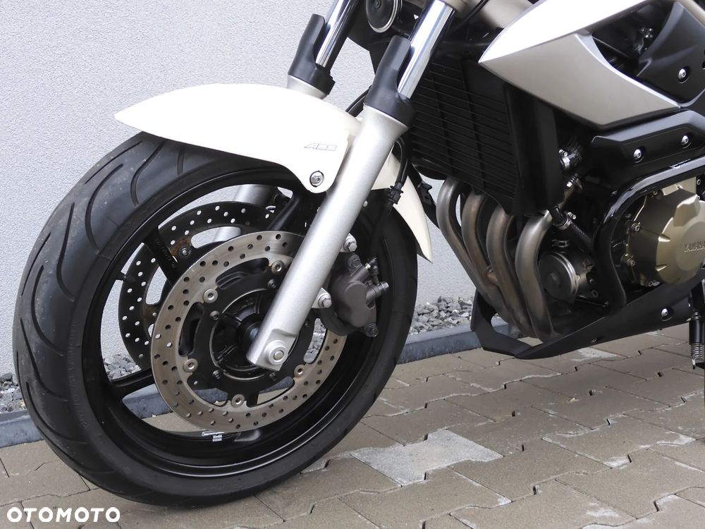 Yamaha XJ - 25