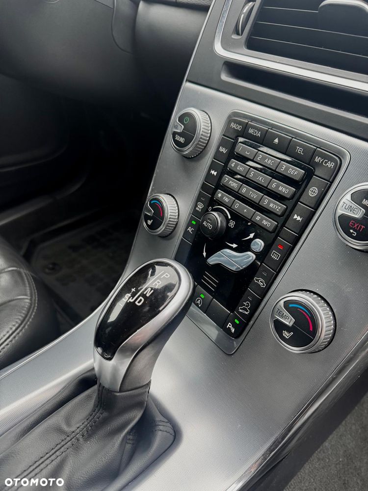 Volvo V60 Cross Country - 10