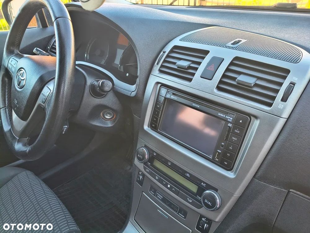 Toyota Avensis Touring Sports 1.8 Executive - 23