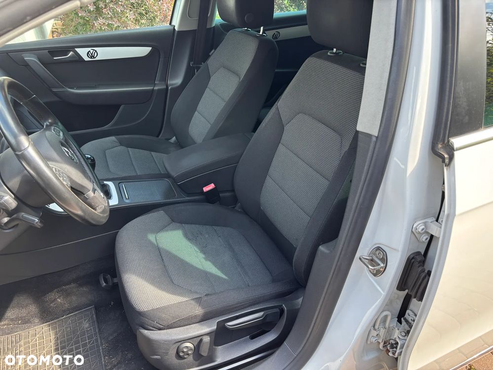 Volkswagen Passat Variant 2.0 TDI DPF Sportline - 13