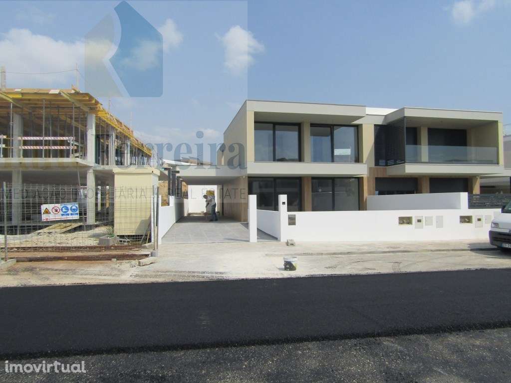 Moradia T4 Nova na Ericeira com Piscina!!!! - Grande imagem: 2/32