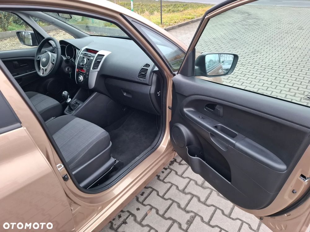 Kia Venga 1.4 CRDi 90 Business Line - 22