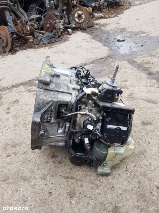 Skrzynia Citroen Peugeot 1.6 HDI 20DS85 - 1