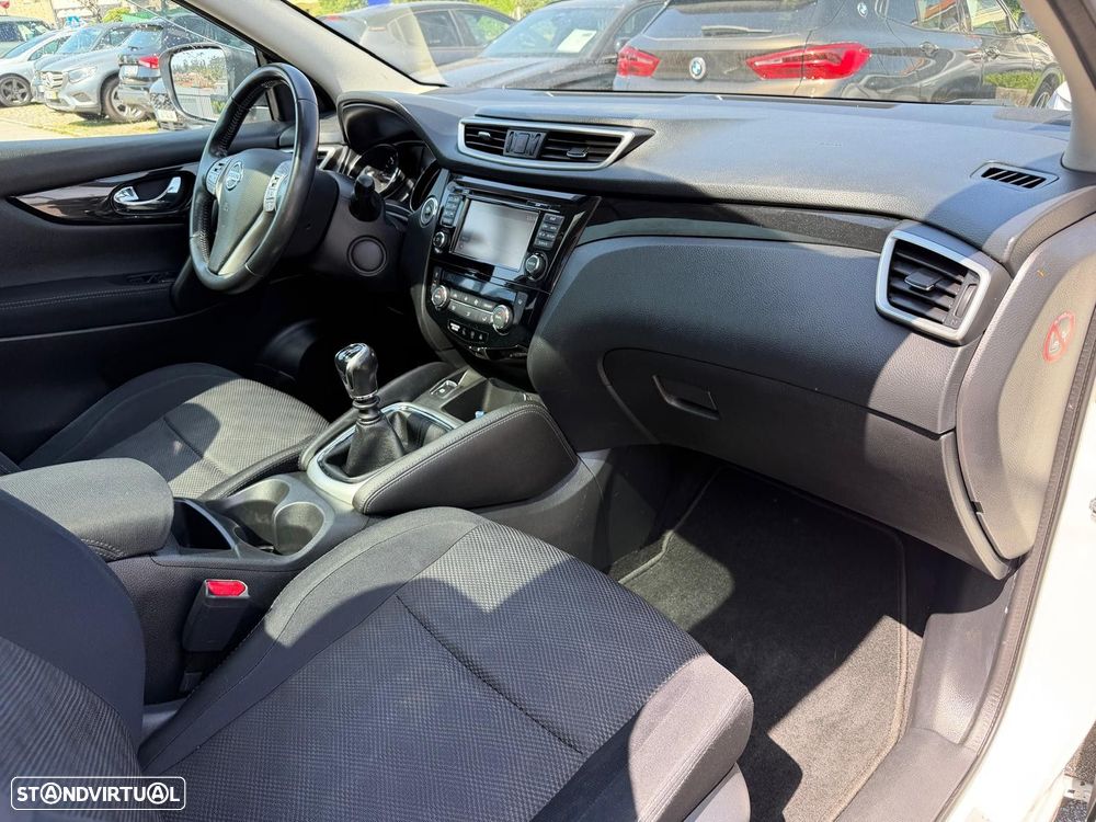 Nissan Qashqai 1.5 dCi N-Connecta 18 - 16