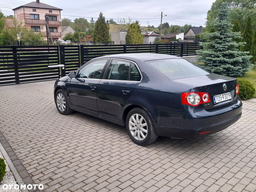 Volkswagen Jetta - 6