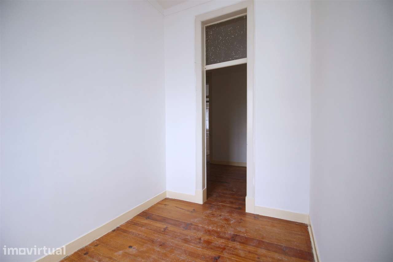 Apartamento T3 usado mas c/alguma obra Graça Lisboa - Grande imagem: 4/21
