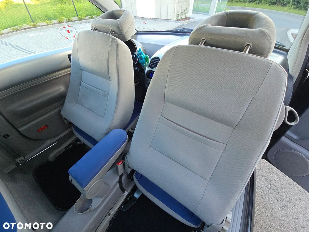 Volkswagen New Beetle - 27