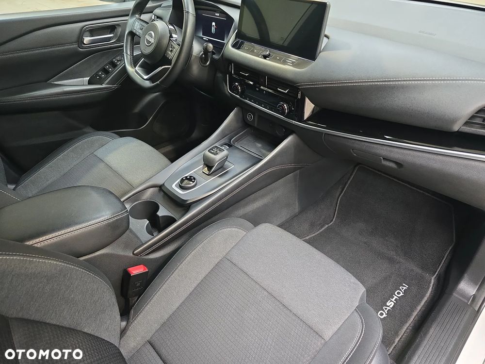Nissan Qashqai 1.3 DIG-T MHEV 4x4 N-Connecta Xtronic - 28