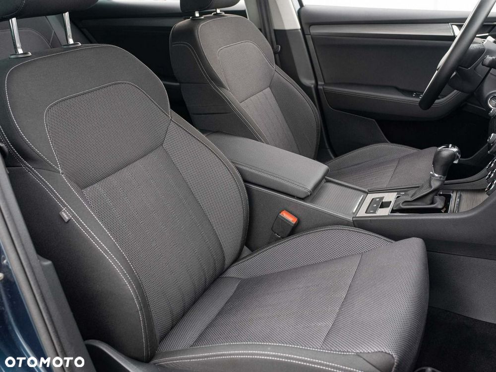 Skoda Superb 2.0 TDI SCR Style DSG - 32