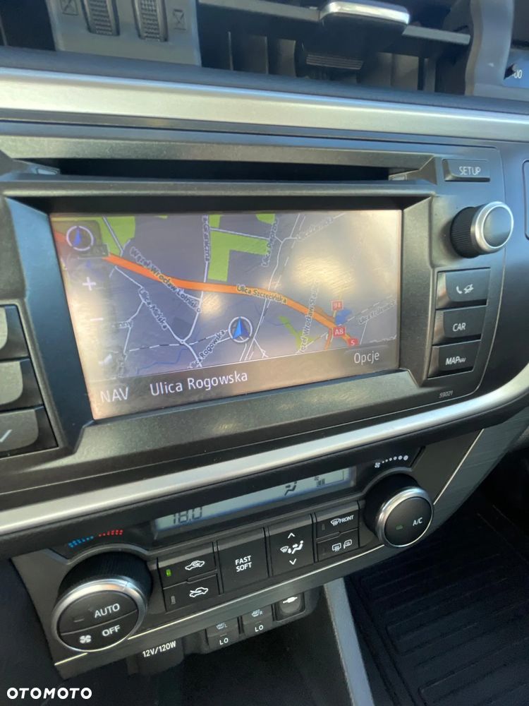 Toyota Auris 1.6 Valvematic Executive - 17