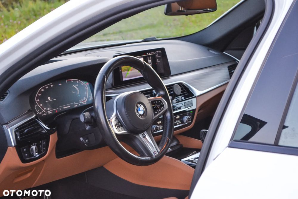 BMW Seria 5 530i xDrive M Sport sport - 11