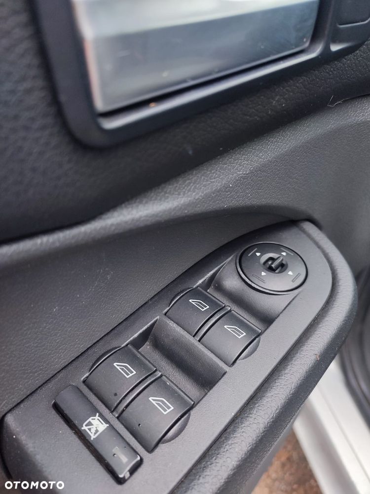 Ford Focus C-Max 1.6 Ti-VCT Ambiente - 8