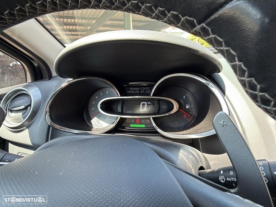 Renault Clio Sport Tourer 1.2 TCE GT EDC - 12