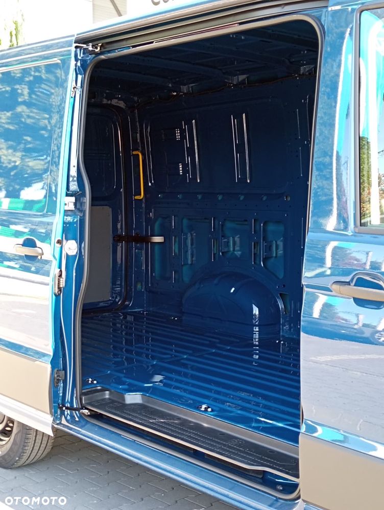 Volkswagen Crafter 35 Furgon - 6