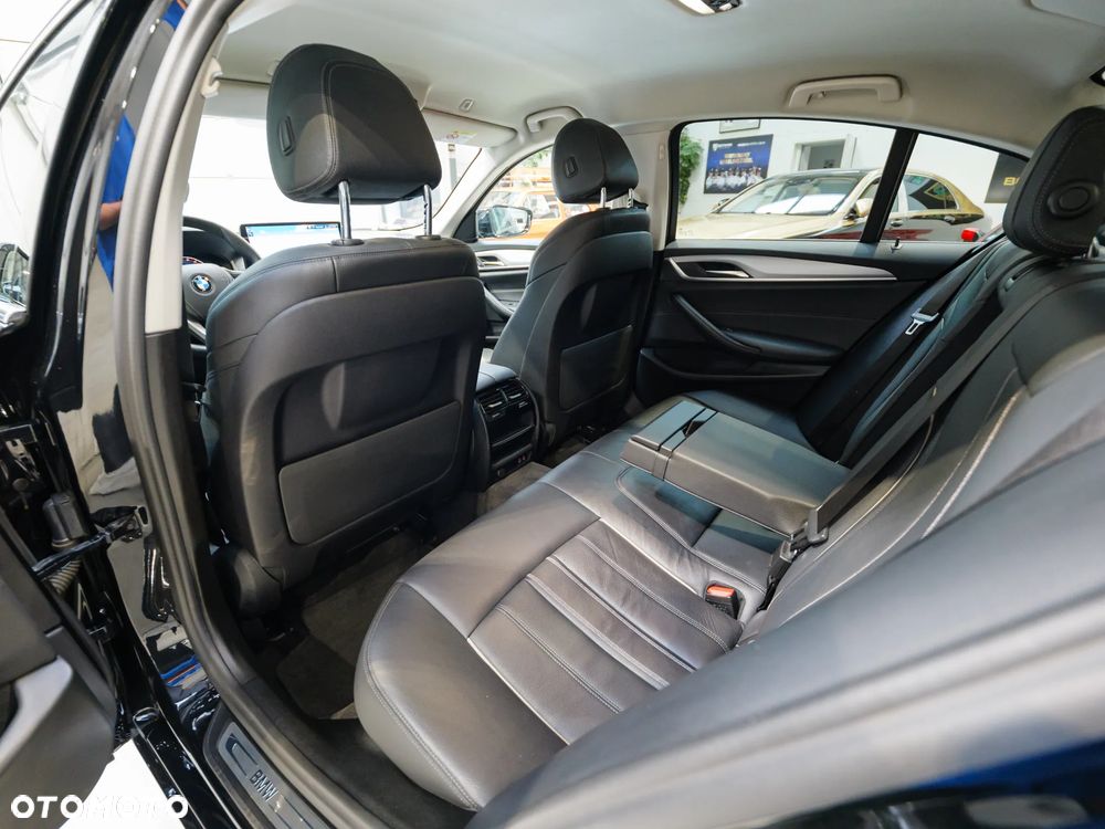 BMW Seria 5 520d xDrive MHEV - 19